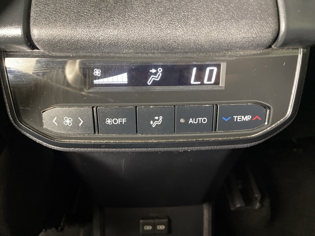 2022 Toyota Highlander XLE photo 32