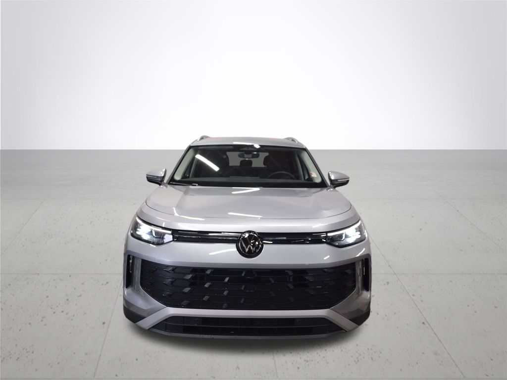 2025 Volkswagen Tiguan SE photo 3