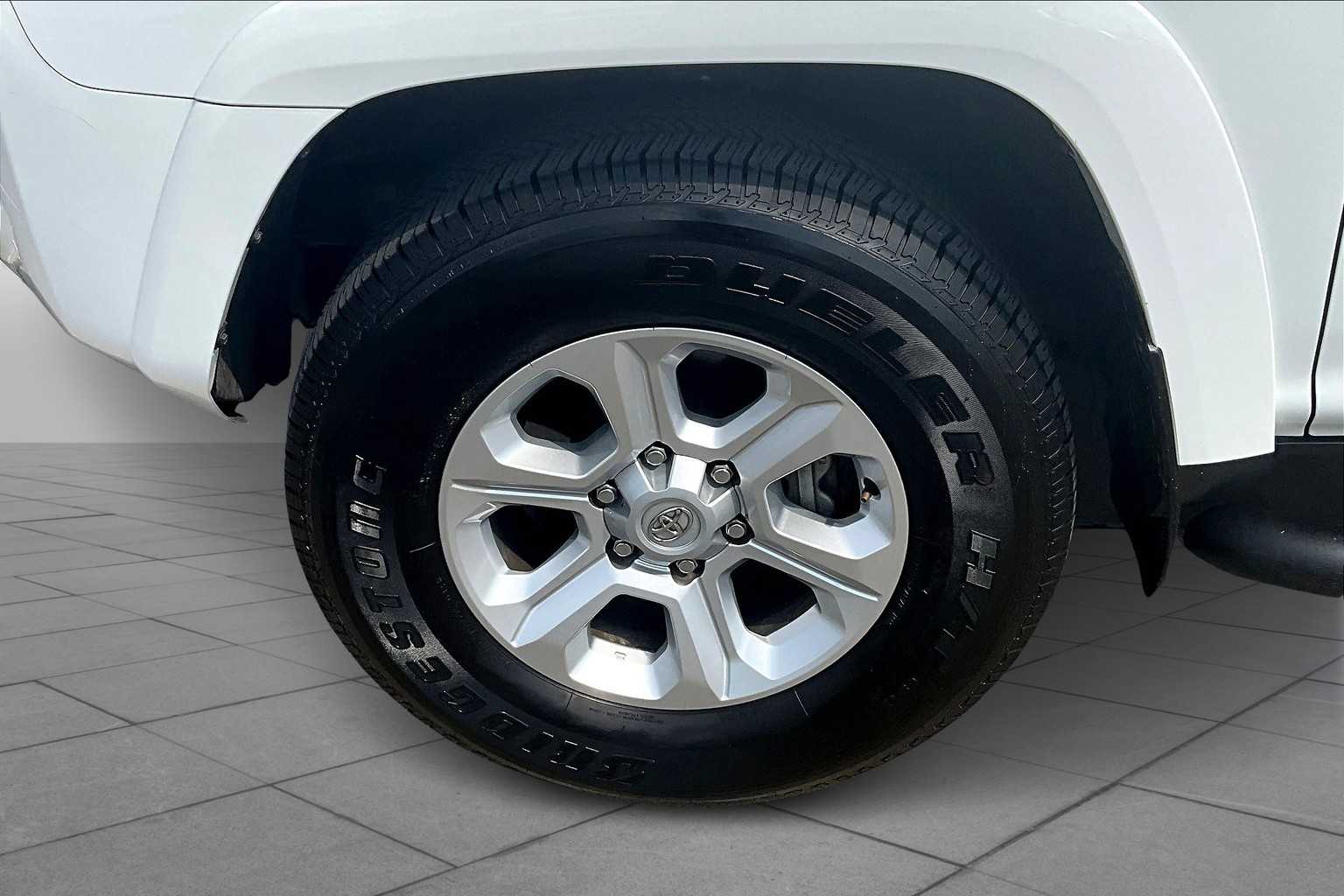 2023 Toyota 4Runner SR5 photo 9