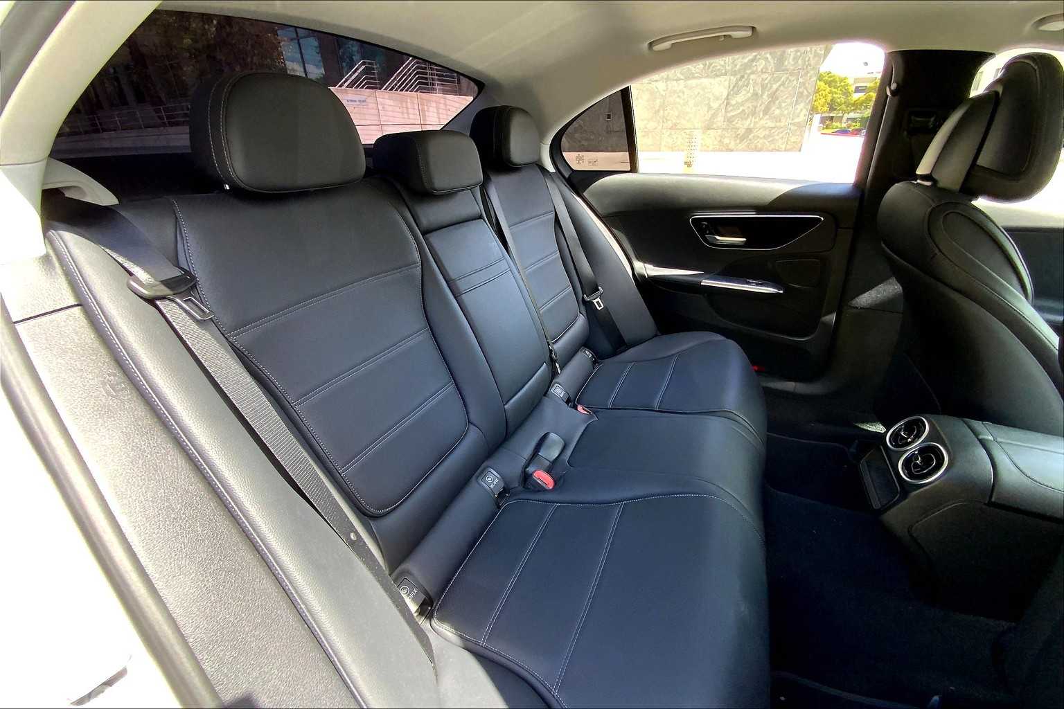 2022 Mercedes Benz C 300 photo 17