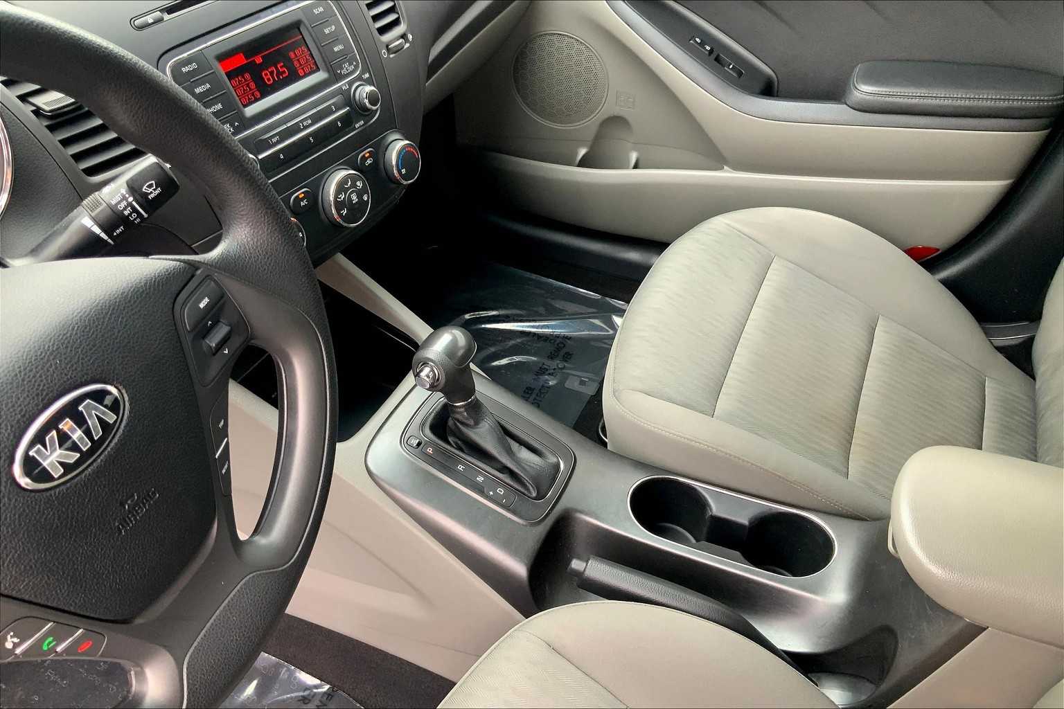 2016 Kia Forte LX photo 14
