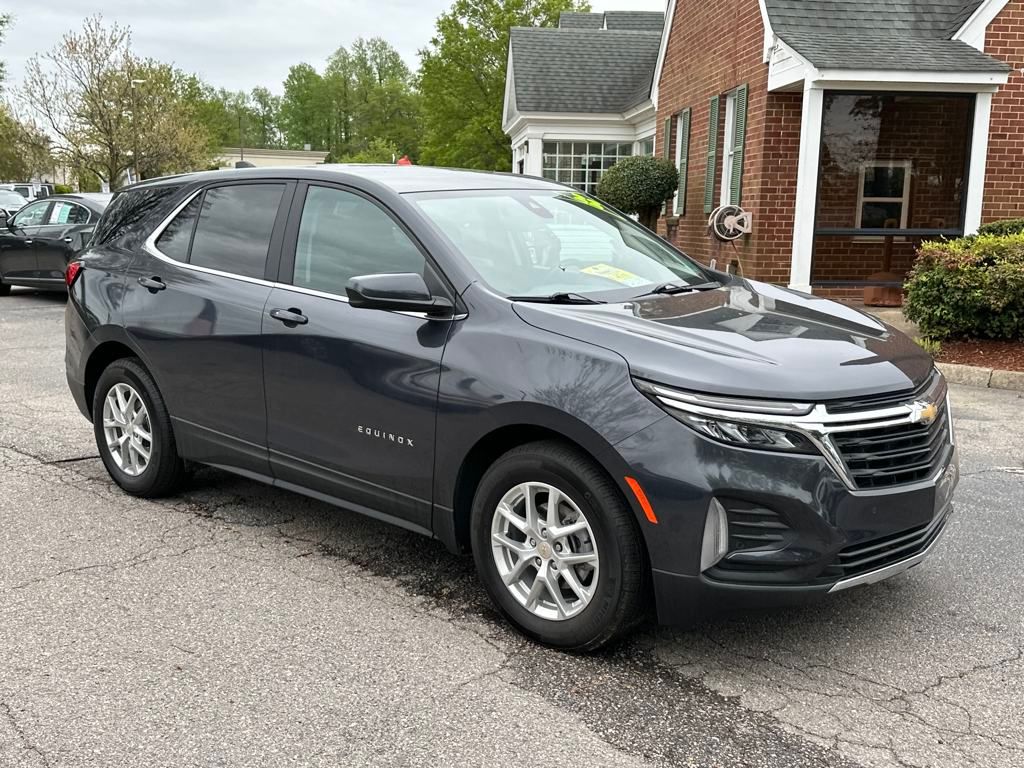 2022 Chevrolet Equinox LT photo 3