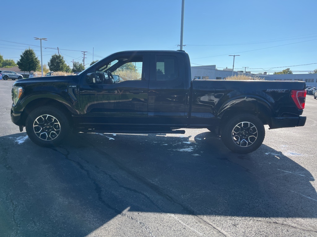 2022 Ford F-150 XLT photo 2
