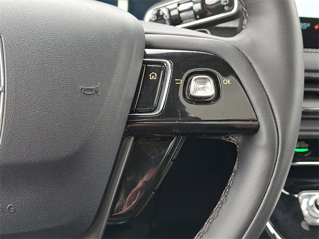 2023 Lincoln Corsair Standard photo 18