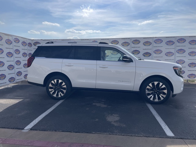 2025 Ford Expedition Platinum's photo
