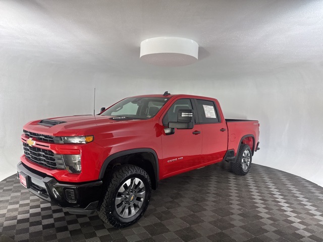 2024 Chevrolet Silverado 2500HD Custom photo 3