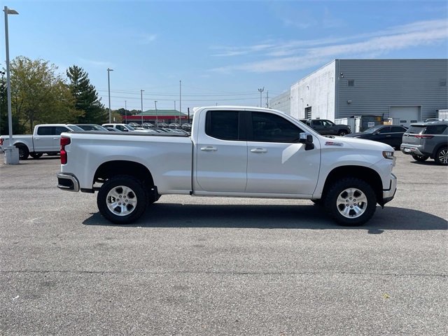 2019 Chevrolet Silverado 1500 LT photo 2
