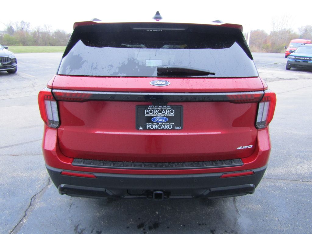 2025 Ford Explorer ST-Line photo 3