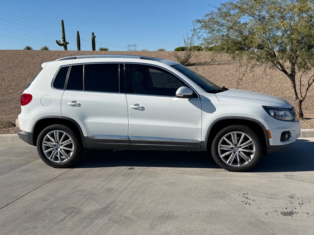 2016 Volkswagen Tiguan R-Line SEL photo 3