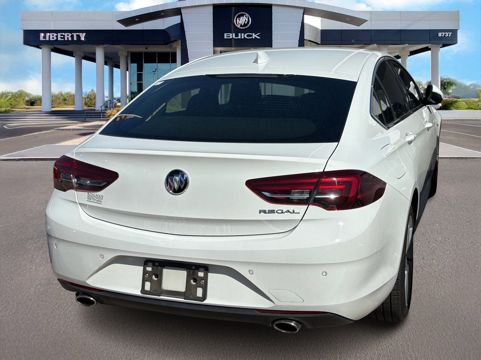 2019 Buick Regal Sportback Preferred photo 2