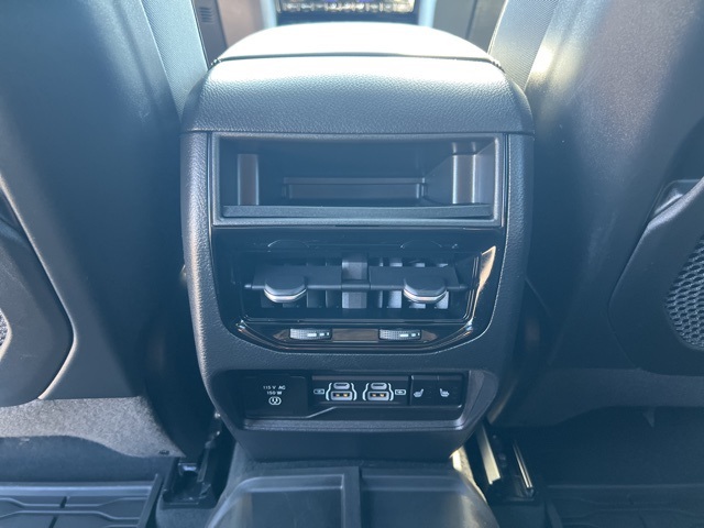 2022 Jeep Grand Cherokee Overland 4xe photo 16