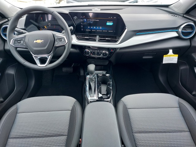 2025 Chevrolet Trax LT photo 15