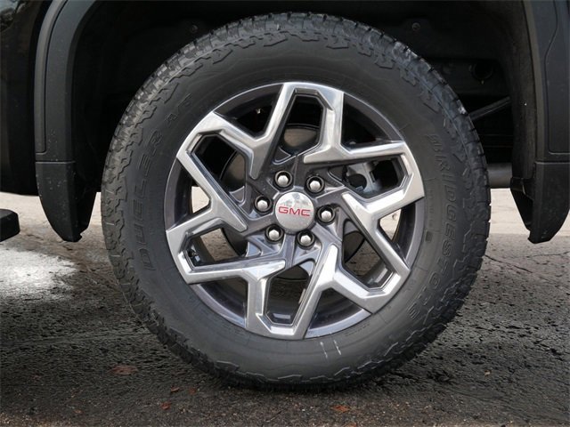2025 Toyota RAV4 LE photo 3