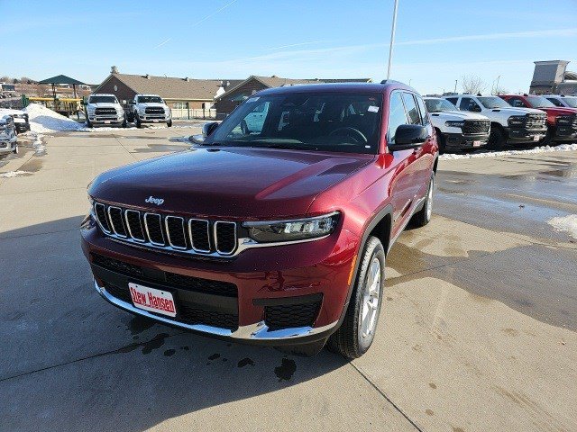 2025 Jeep Grand Cherokee L Laredo's photo