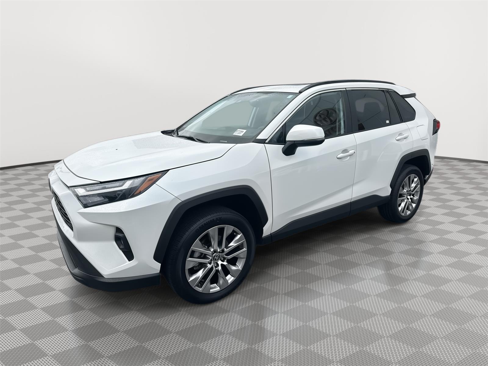 2023 Toyota RAV4 XLE Premium's photo