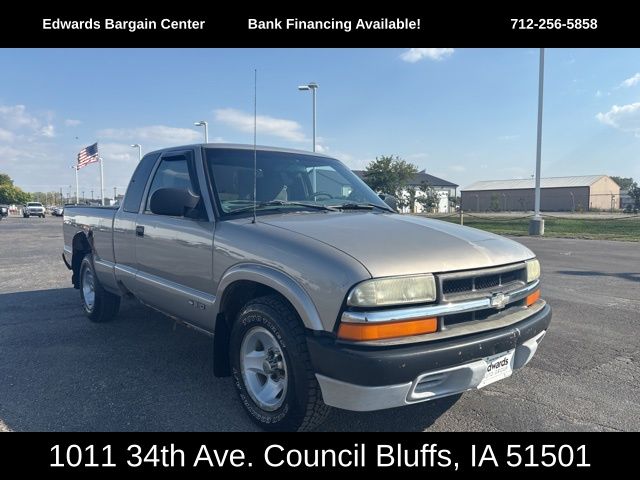 Used 2002 Chevrolet S-10 Base with VIN 1GCCS195028119991 for sale in Council Bluffs, IA