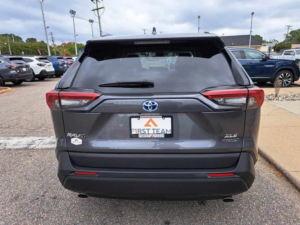 2021 Toyota RAV4 Hybrid XLE photo 4