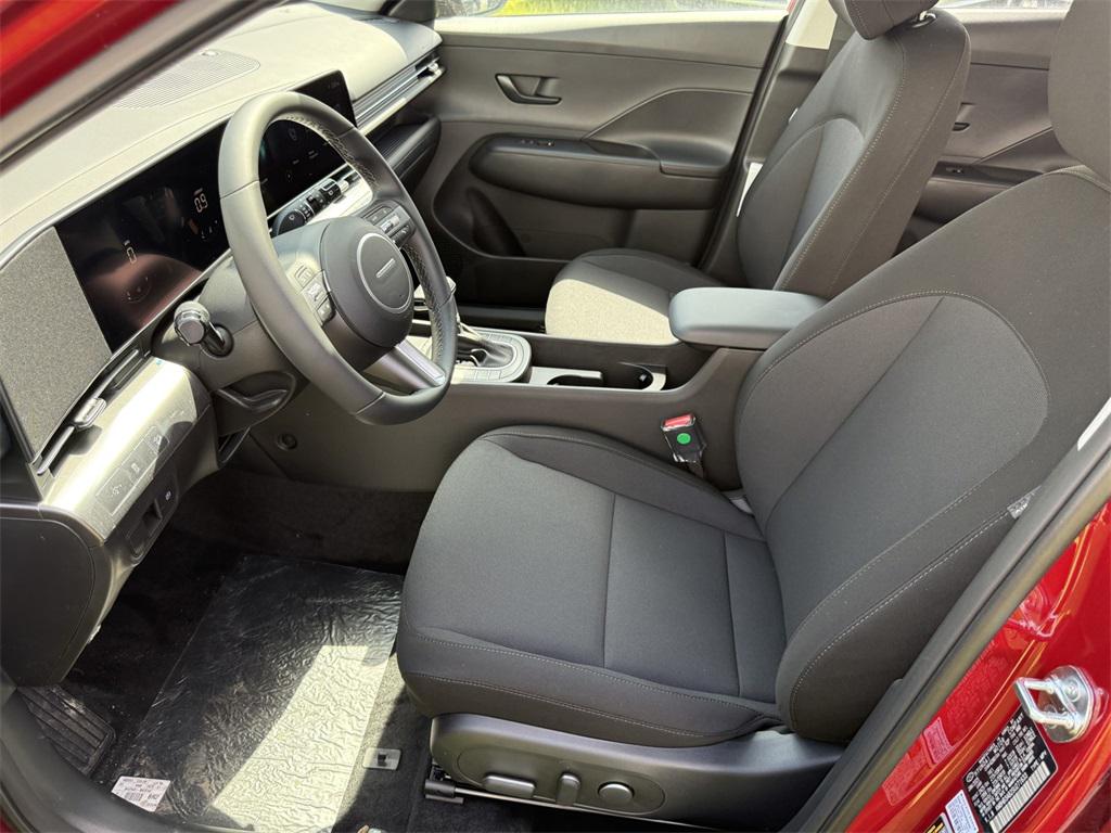 2025 Hyundai Kona SEL photo 12