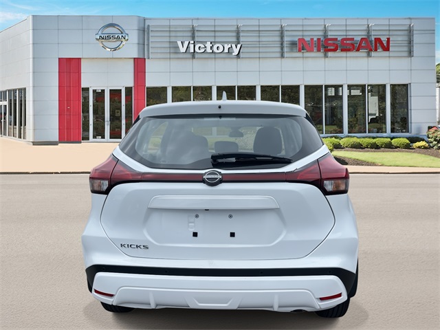 2025 Nissan Kicks Play S photo 3