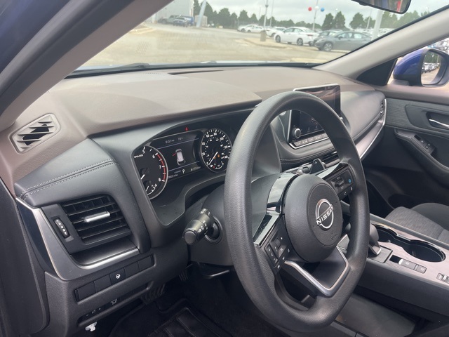 2023 Nissan Rogue SV photo 9