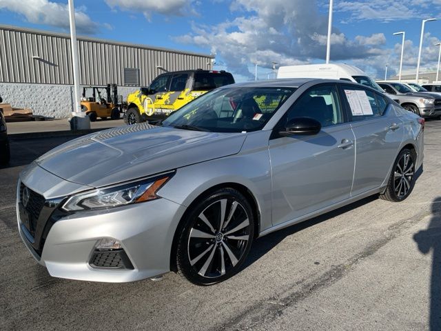 2022 Nissan Altima 2.5 SR photo 3