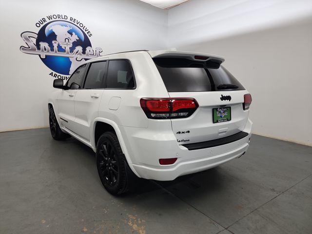 2021 Jeep Grand Cherokee Laredo X photo 2
