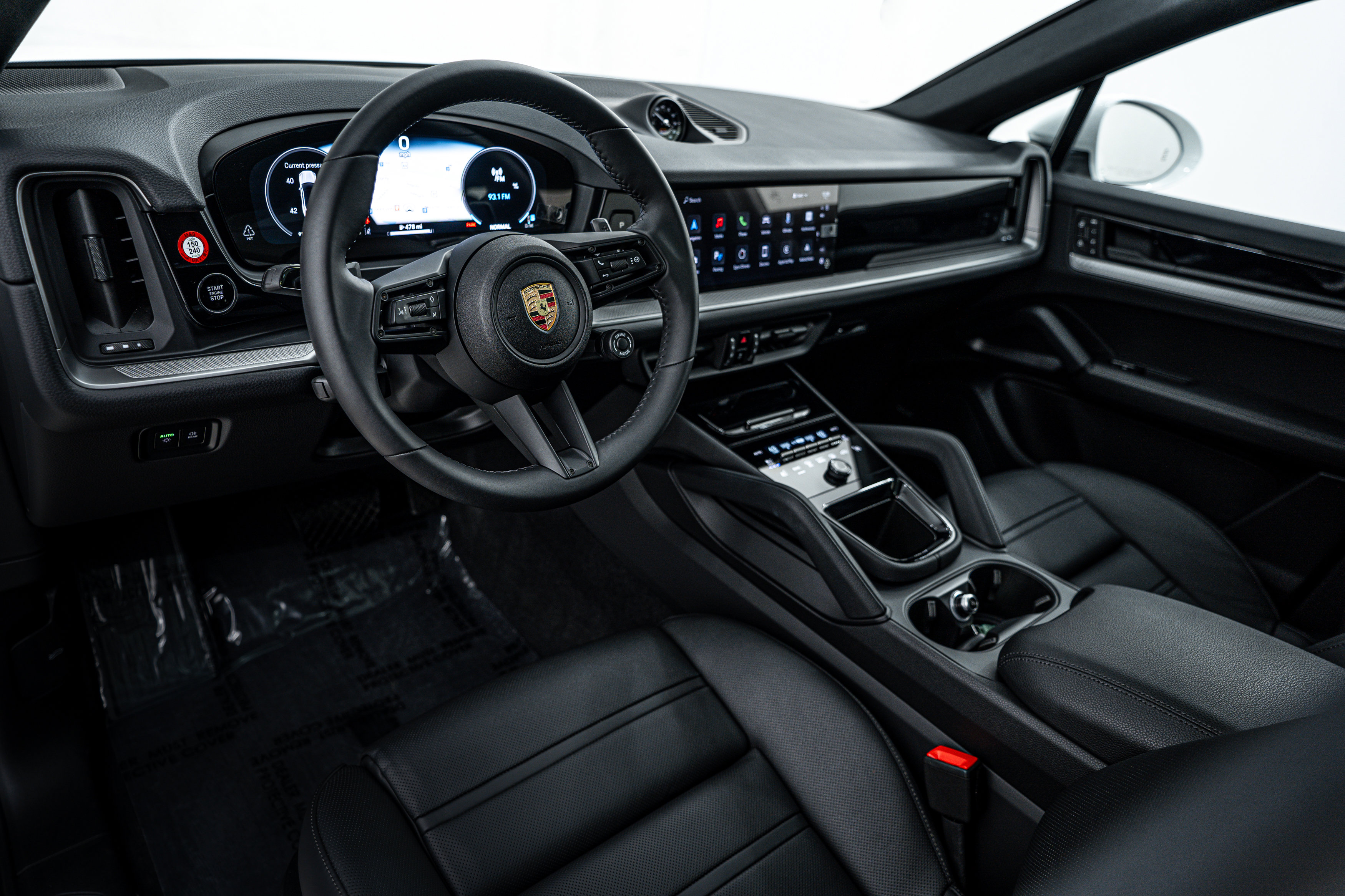 2025 Porsche Cayenne photo 4