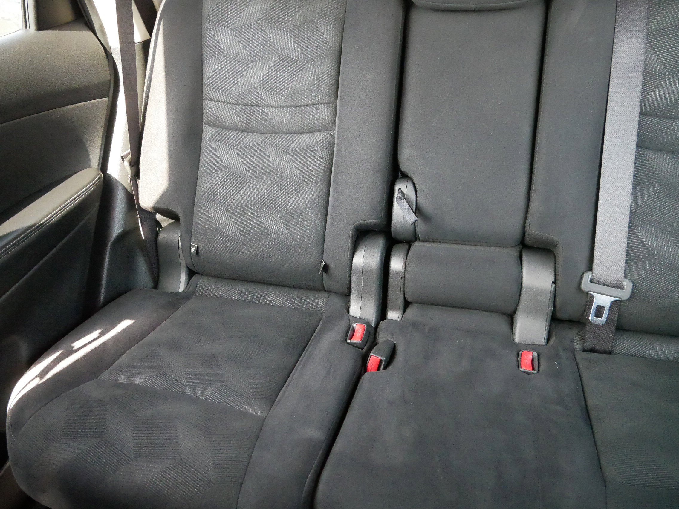 2016 Nissan Rogue SV photo 12