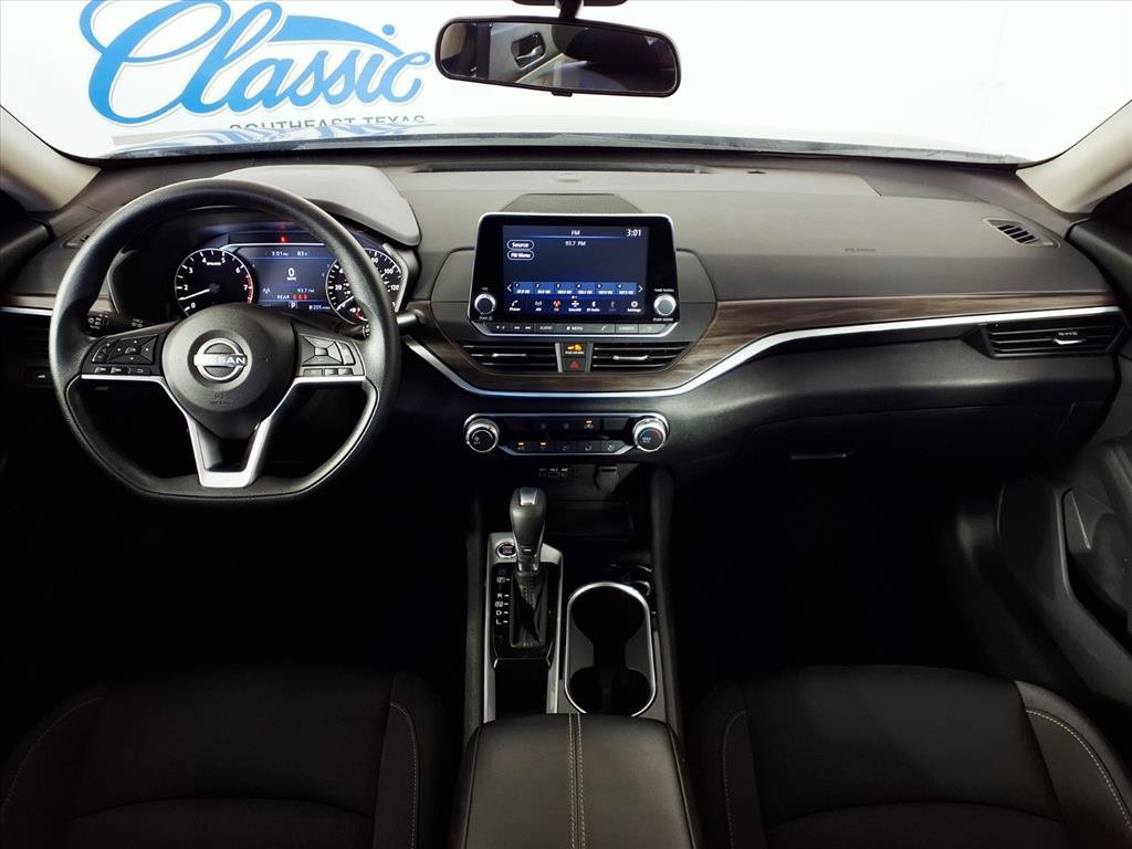 2024 Nissan Altima 2.5 SV photo 2