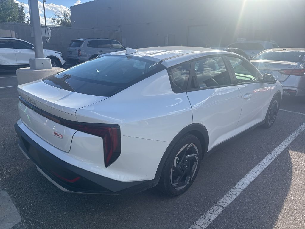 2025 Kia K4 EX photo 9
