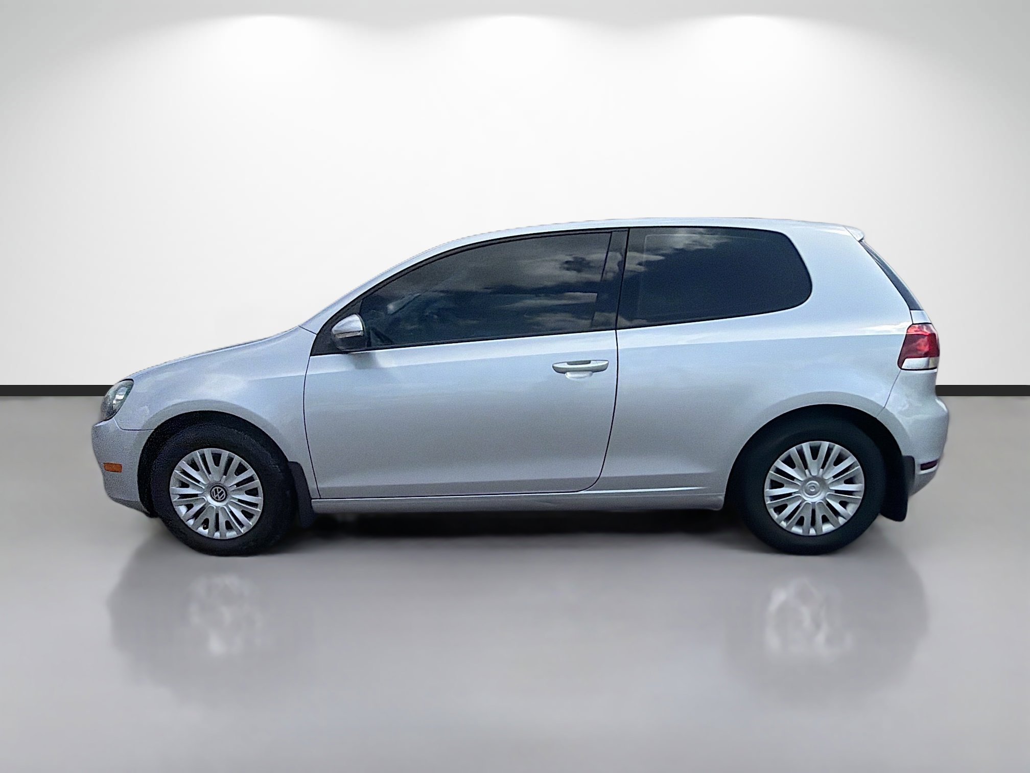 Used 2010 Volkswagen Golf 2.5 with VIN WVWAA7AJXAW350431 for sale in Tampa, FL