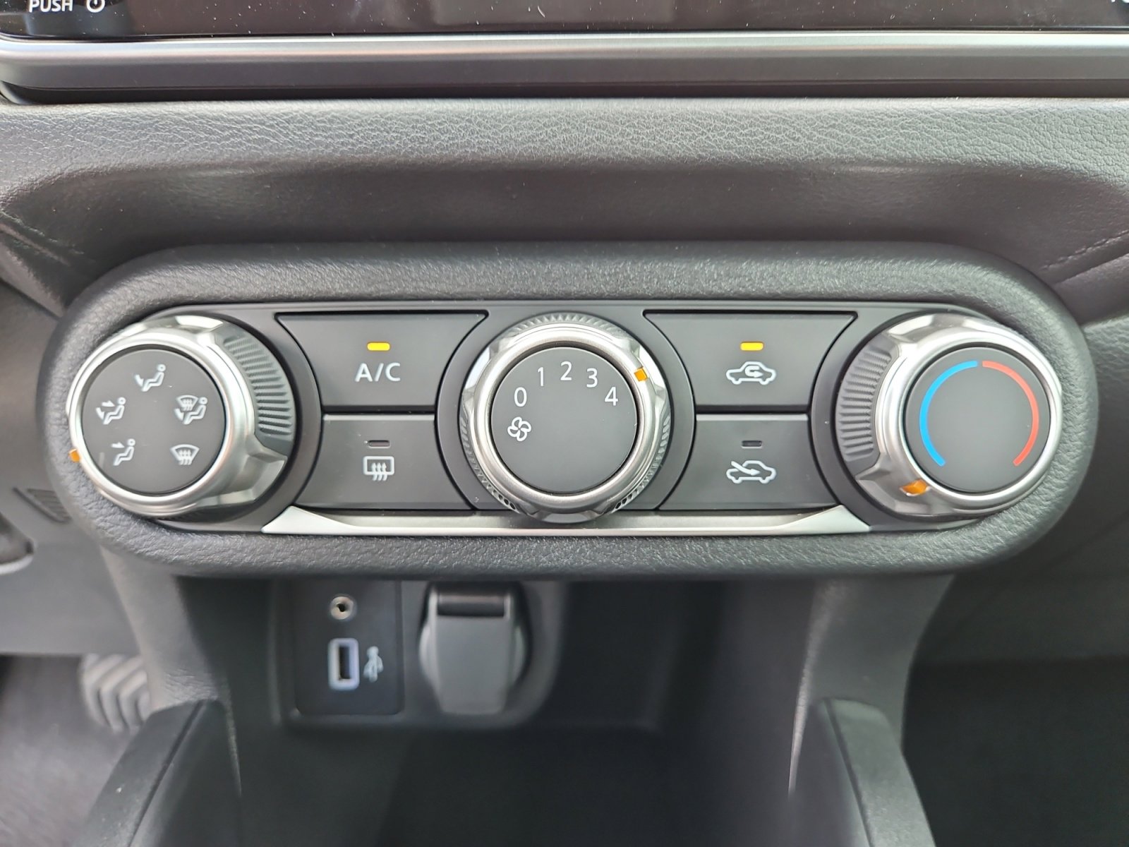2025 Nissan Versa S photo 14