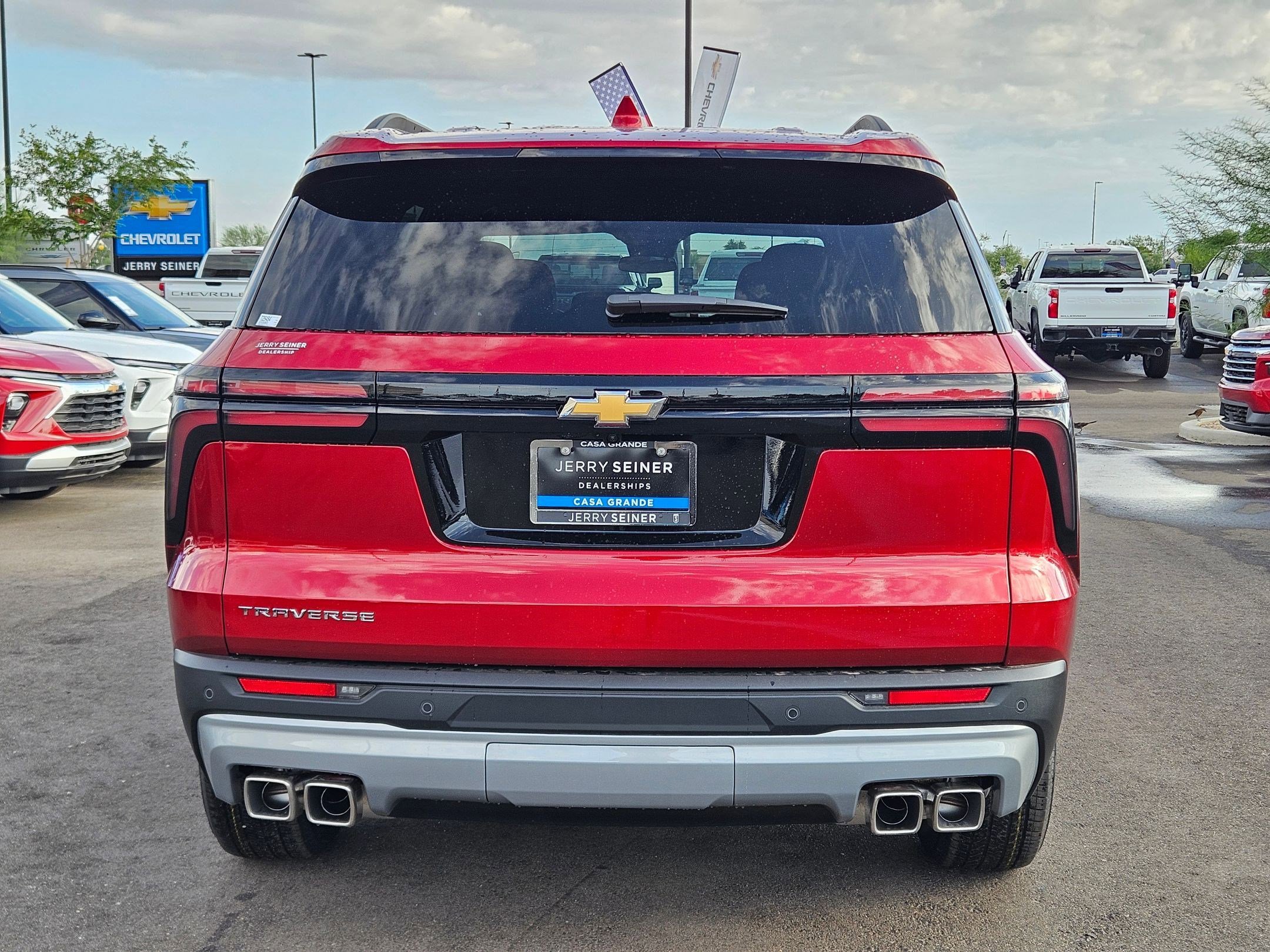 2025 Chevrolet Traverse photo 3