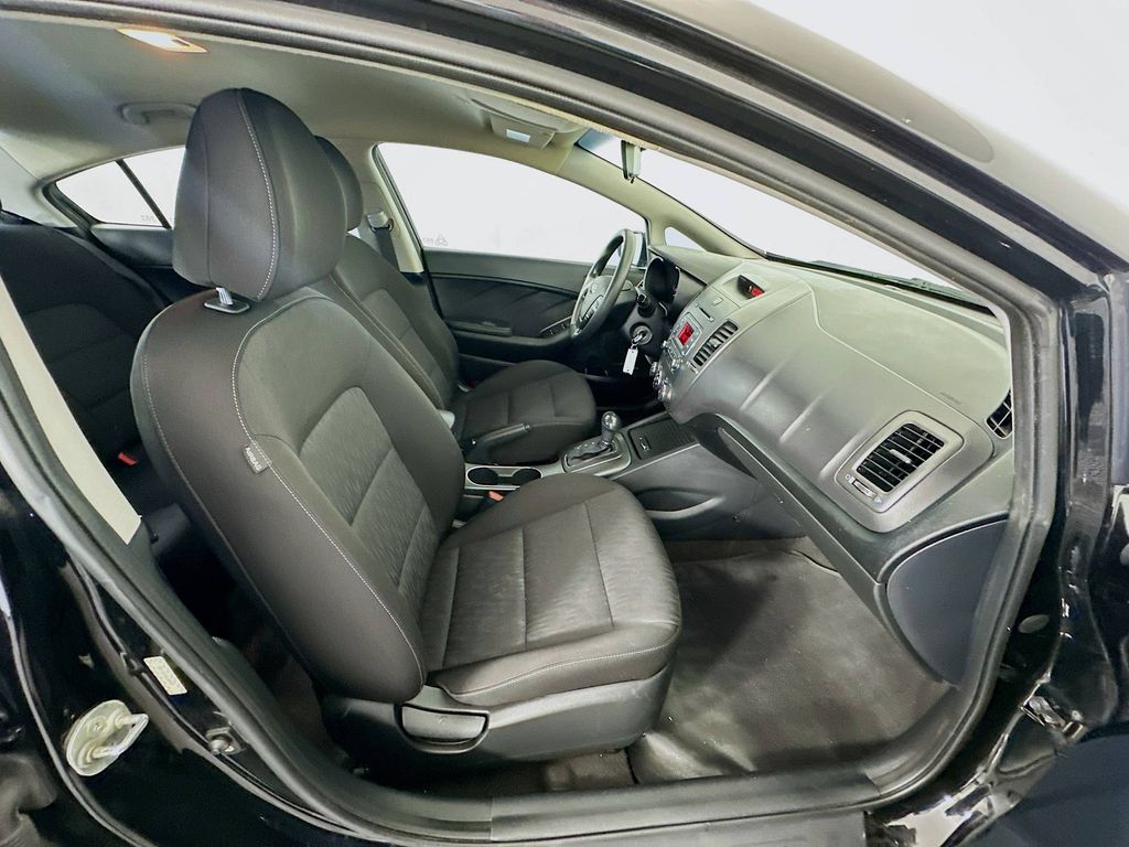 2016 Kia Forte LX photo 22