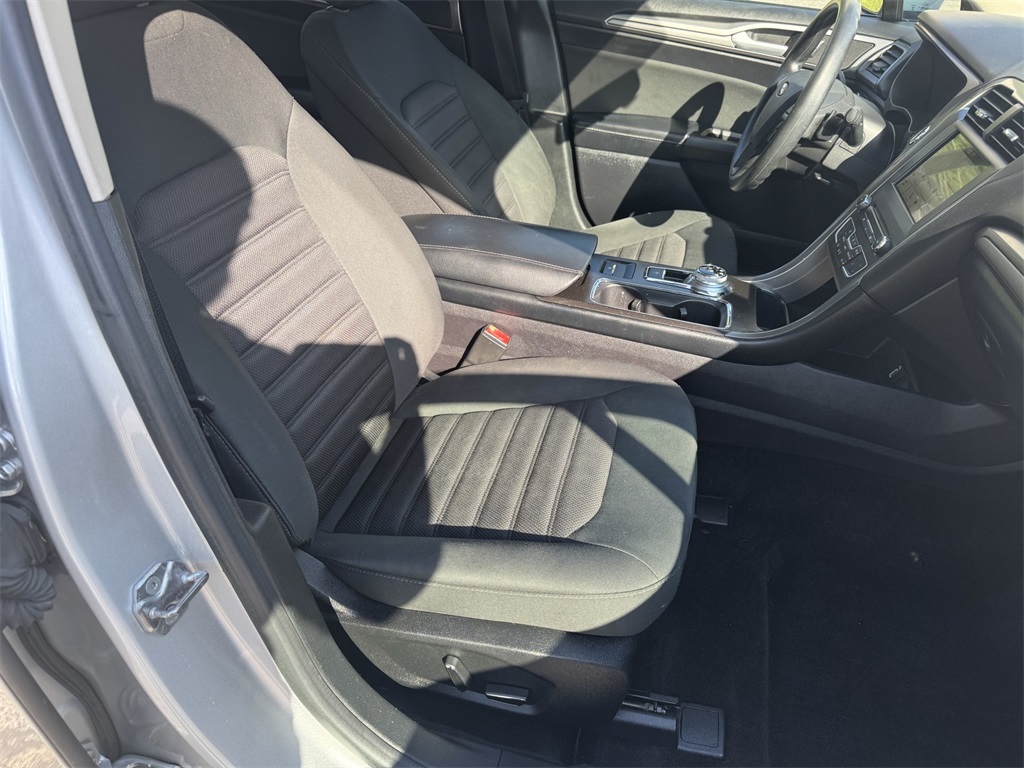 2018 Ford Fusion SE photo 15