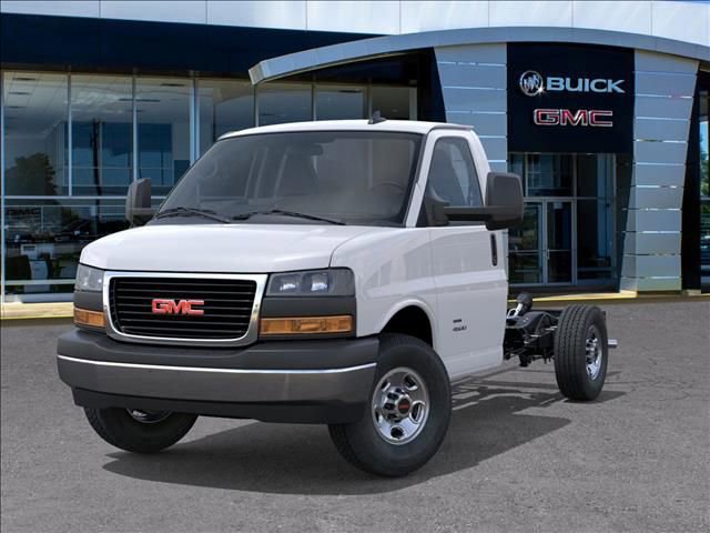 2025 Gmc Savana Cutaway 3500 photo 4