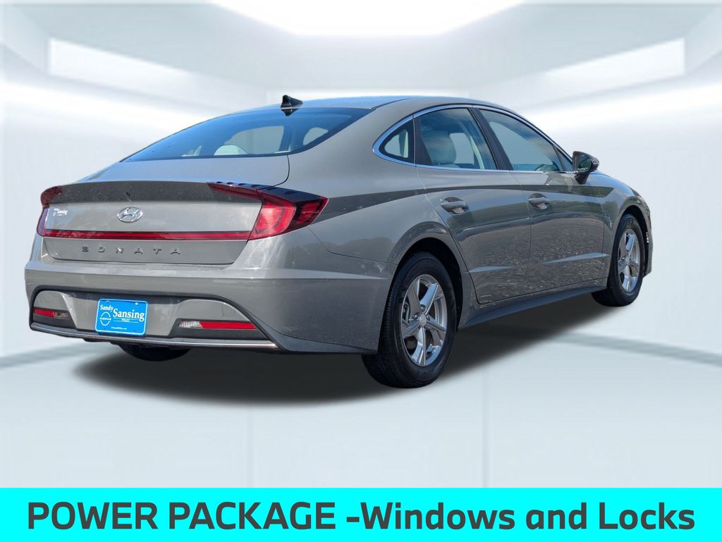 2022 Hyundai Sonata SE photo 3
