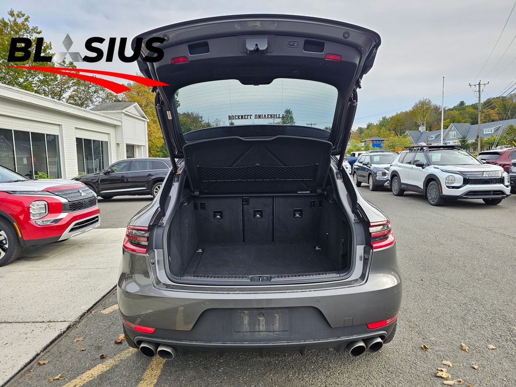 2016 Porsche Macan S photo 26