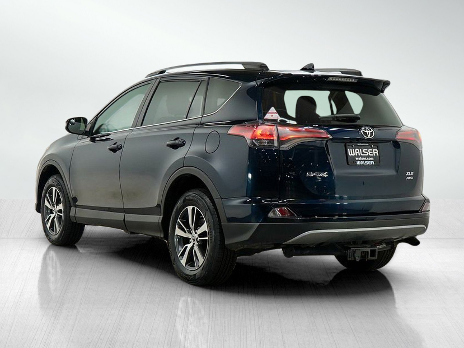 2017 Toyota RAV4 XLE photo 3