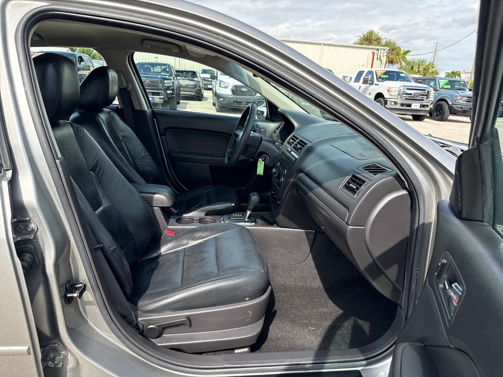 2009 Ford Fusion SE photo 16