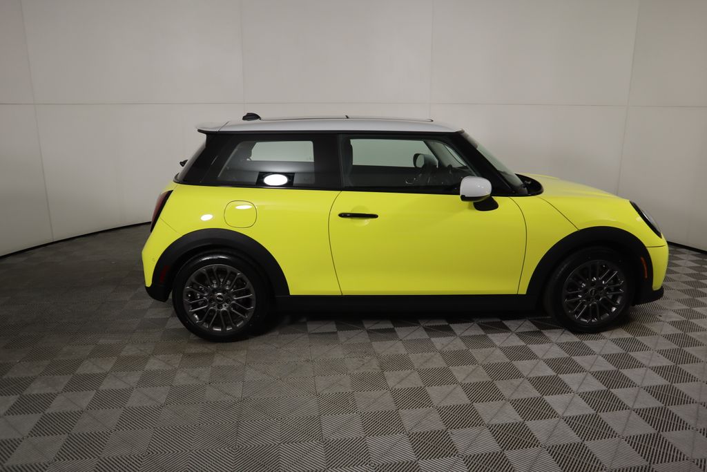 2025 Mini Cooper Signature photo 4