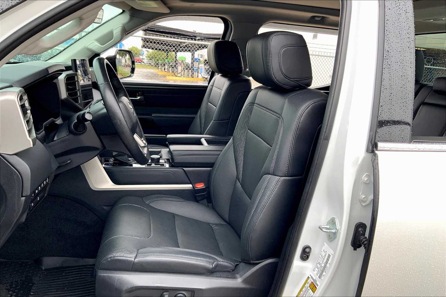 2023 Toyota Tundra Limited photo 7