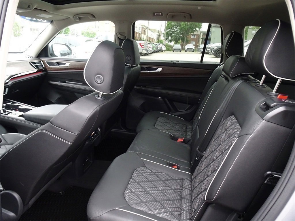 2025 Volkswagen Atlas SEL Premium R-Line photo 15