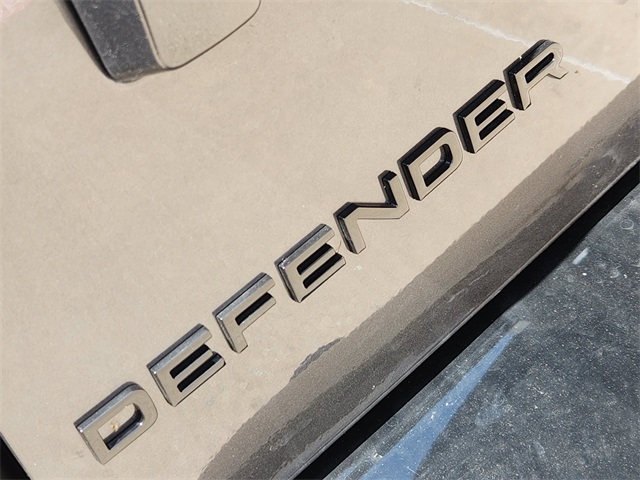 2025 Land Rover Defender 130 V8 photo 8