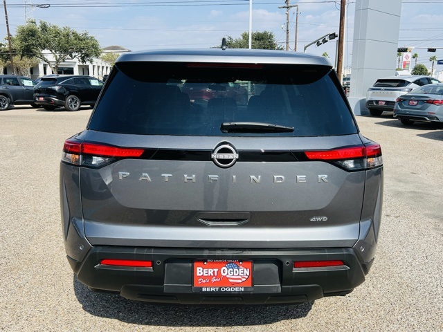 2025 Nissan Pathfinder S photo 4