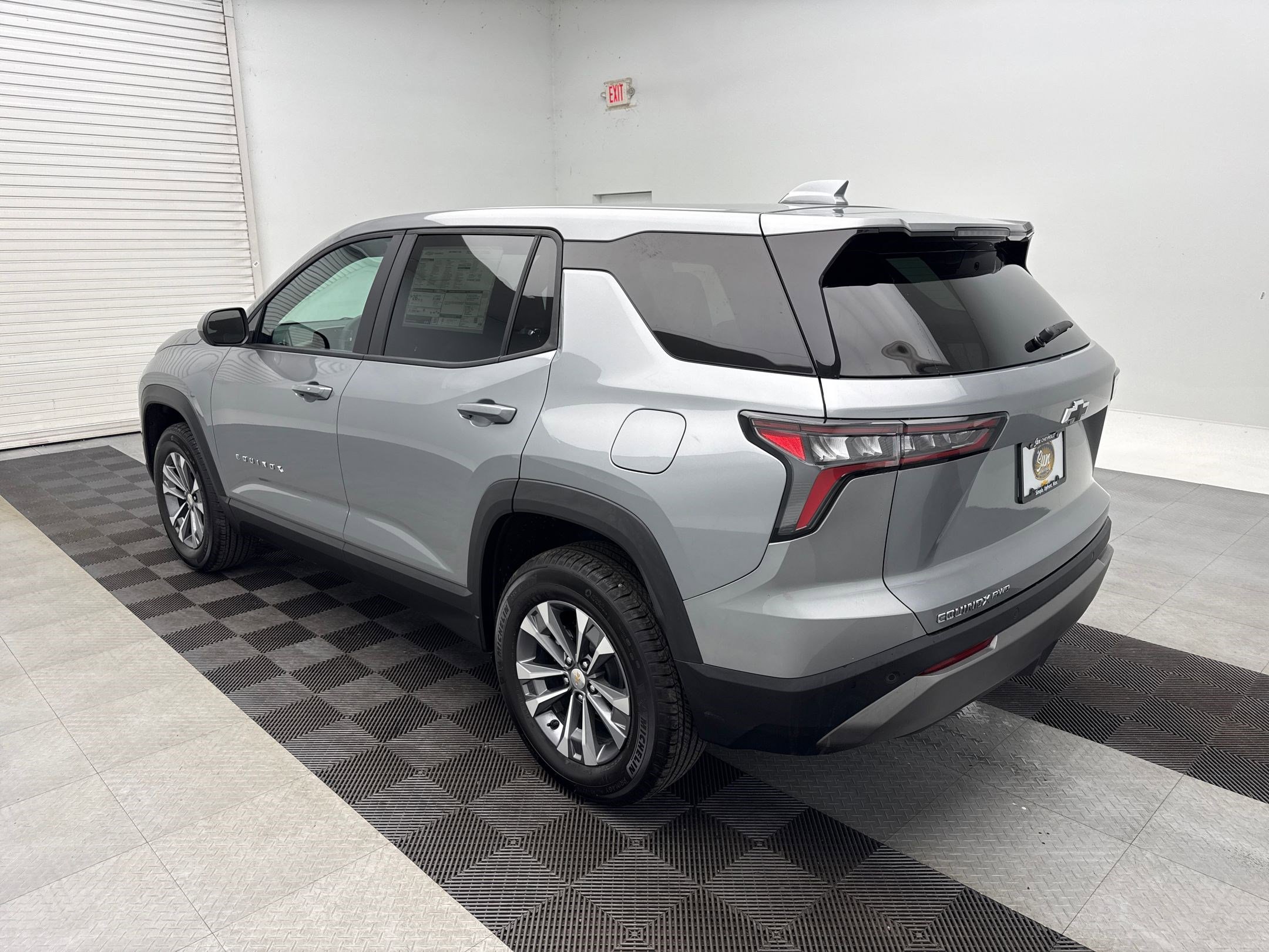2026 Chevrolet Equinox LT photo 2