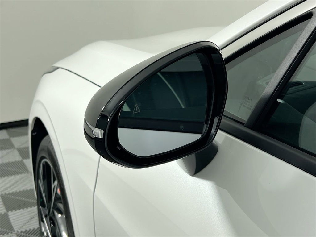 2025 Kia K5 GT-Line photo 10