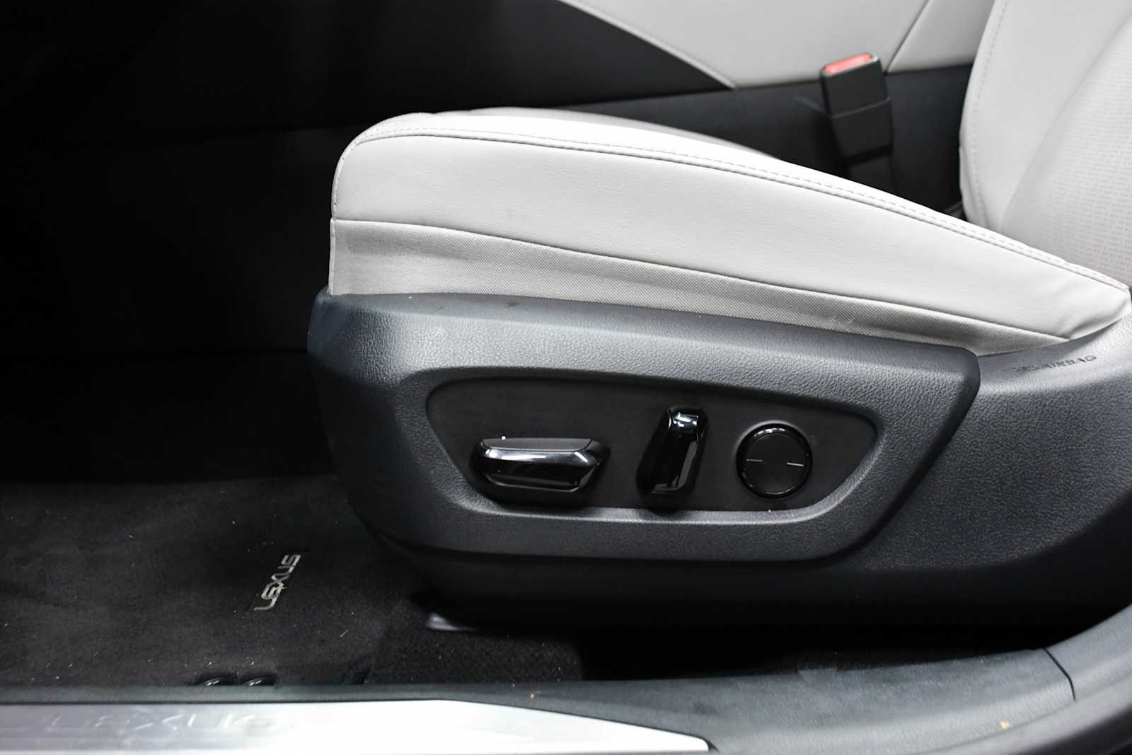 2024 Lexus RX Premium photo 14