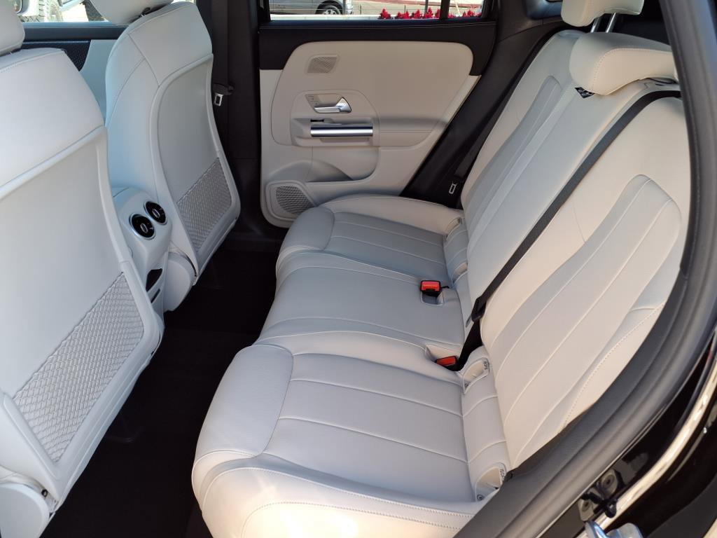 2026 Mercedes Benz GLA 250 photo 16