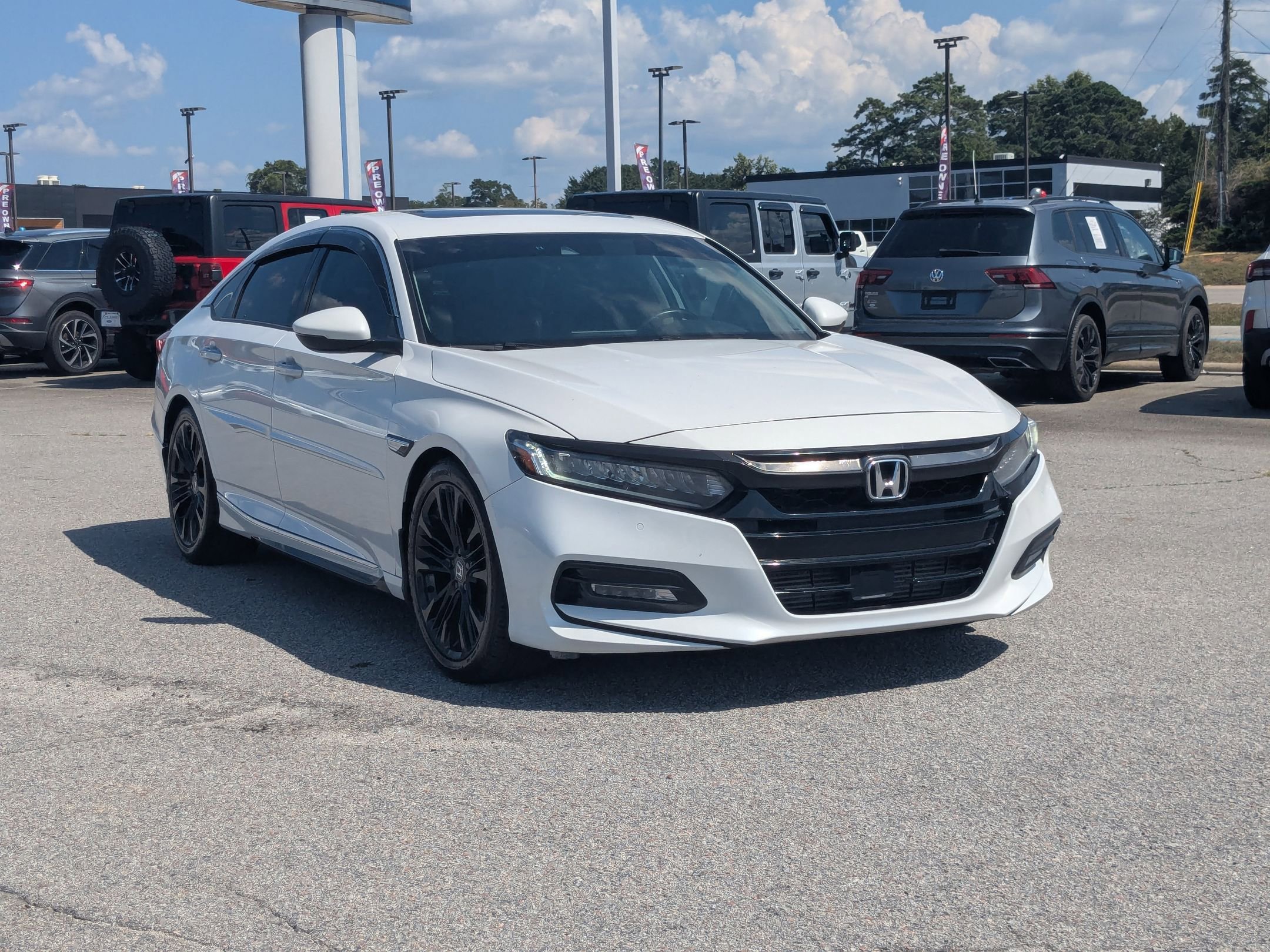 2018 Honda Accord Touring 2.0T photo 3